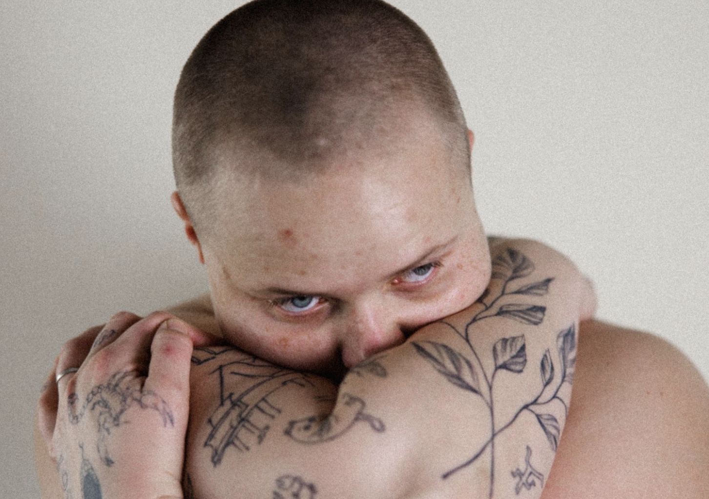 Miki Ratsula: ‘blue balloons (feat. Semler)’